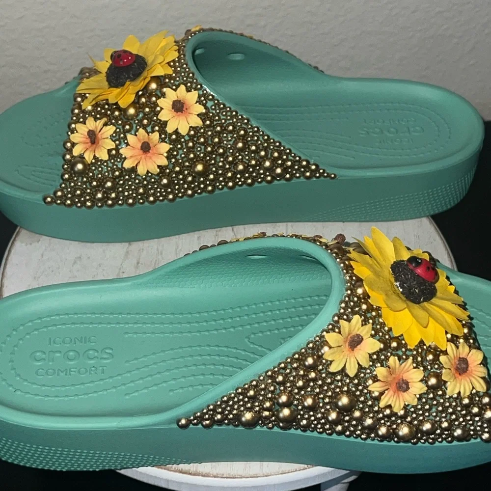 CROCS size platform